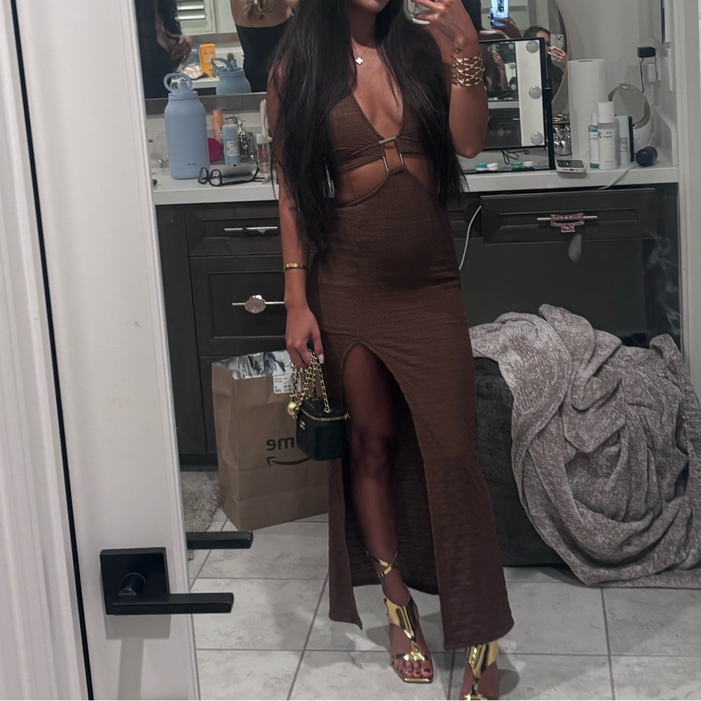 Brown maxi dress with gold. Only wore it once. Double layered, very cute.